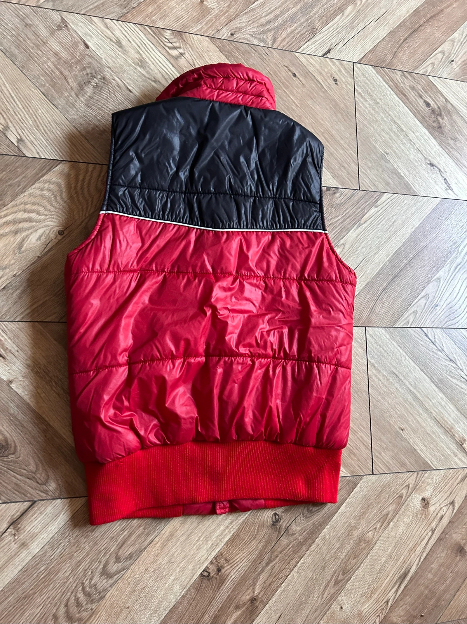 Sleeveless red and black Ellesse puffer jacket – photo 7